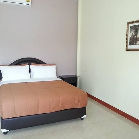 棕榈小屋度假村 呵叻 外观 照片
